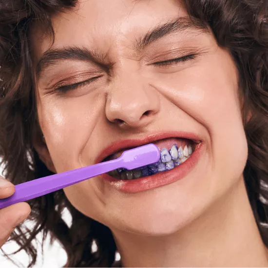 pasta do zębów z fioletowym pigmentem pasta do zębów z fioletowym pigmentem