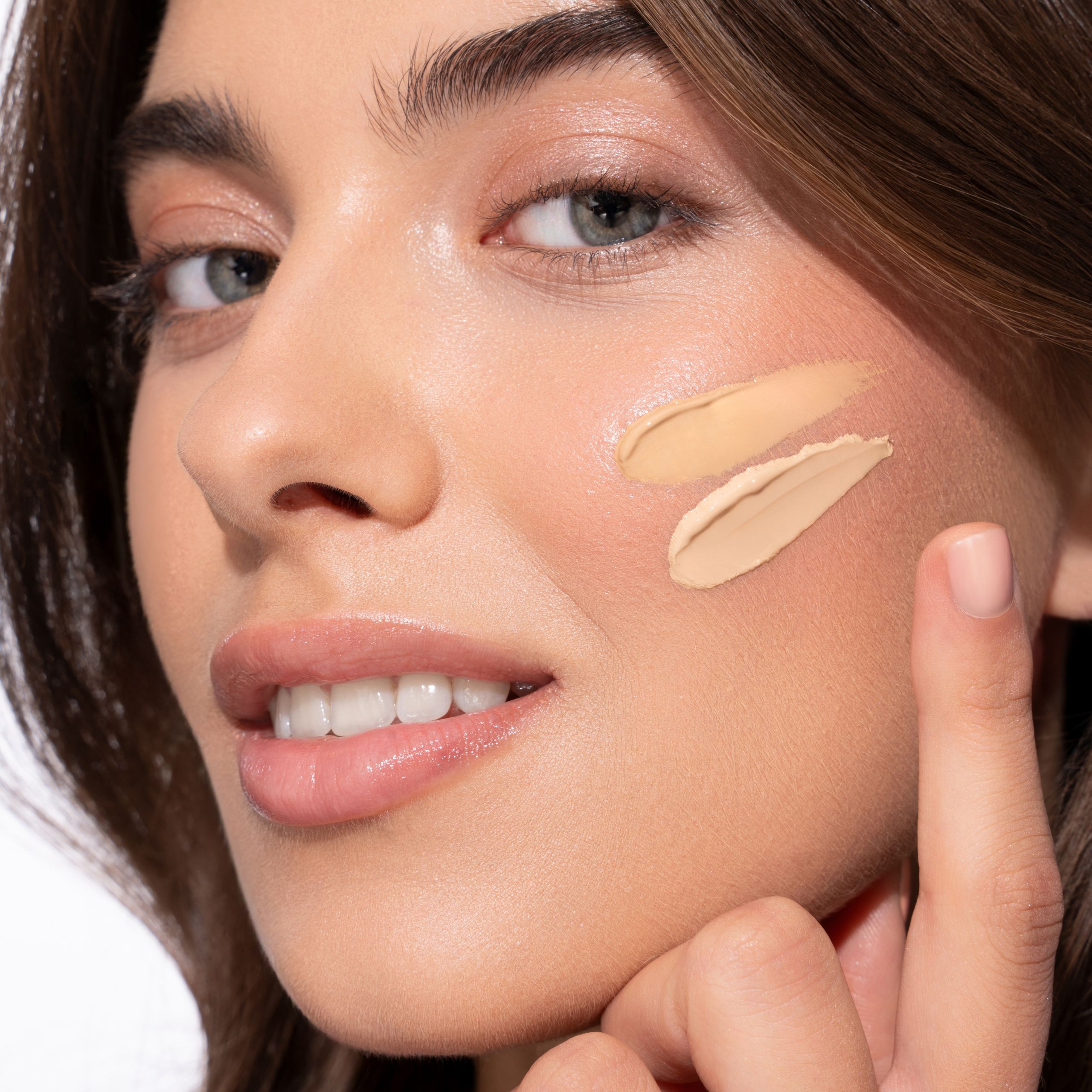 Тональная основа и база Bielenda Glow Booster 2 в 1 сатиновая, оттенок 1 светлый — фото 4