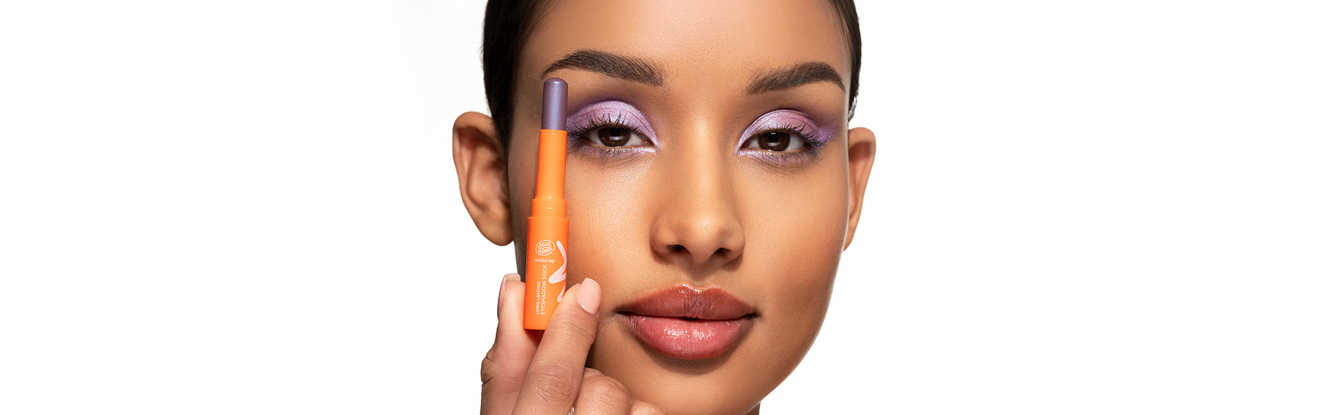 Jak zrobić makijaż krok po kroku? Poradnik