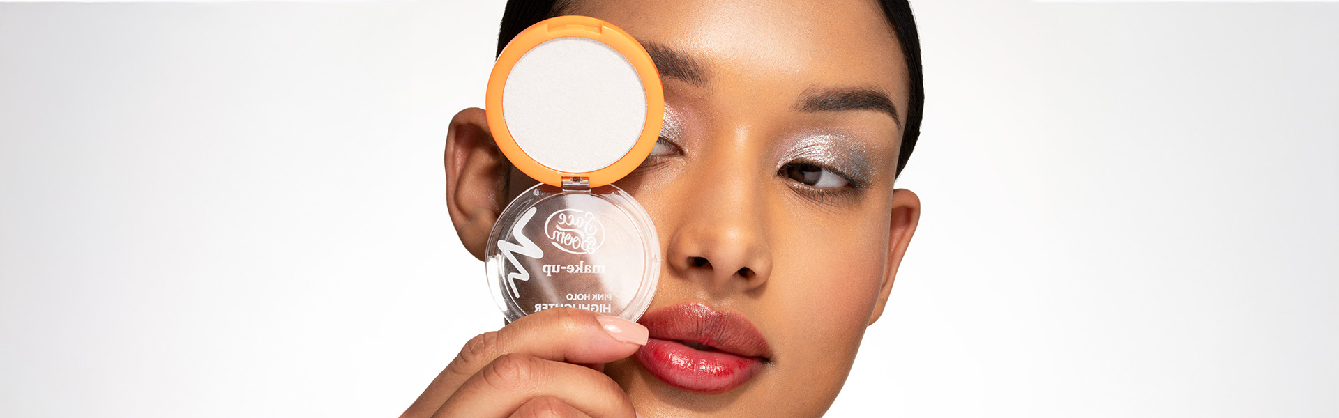 Makijaż na imprezę - inspiracje i wykonanie krok po kroku