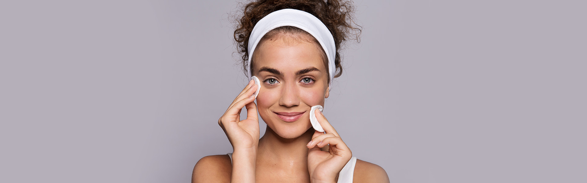 Poznaj skuteczne sposoby jak oczyścić twarz. Sprawdzone metody!