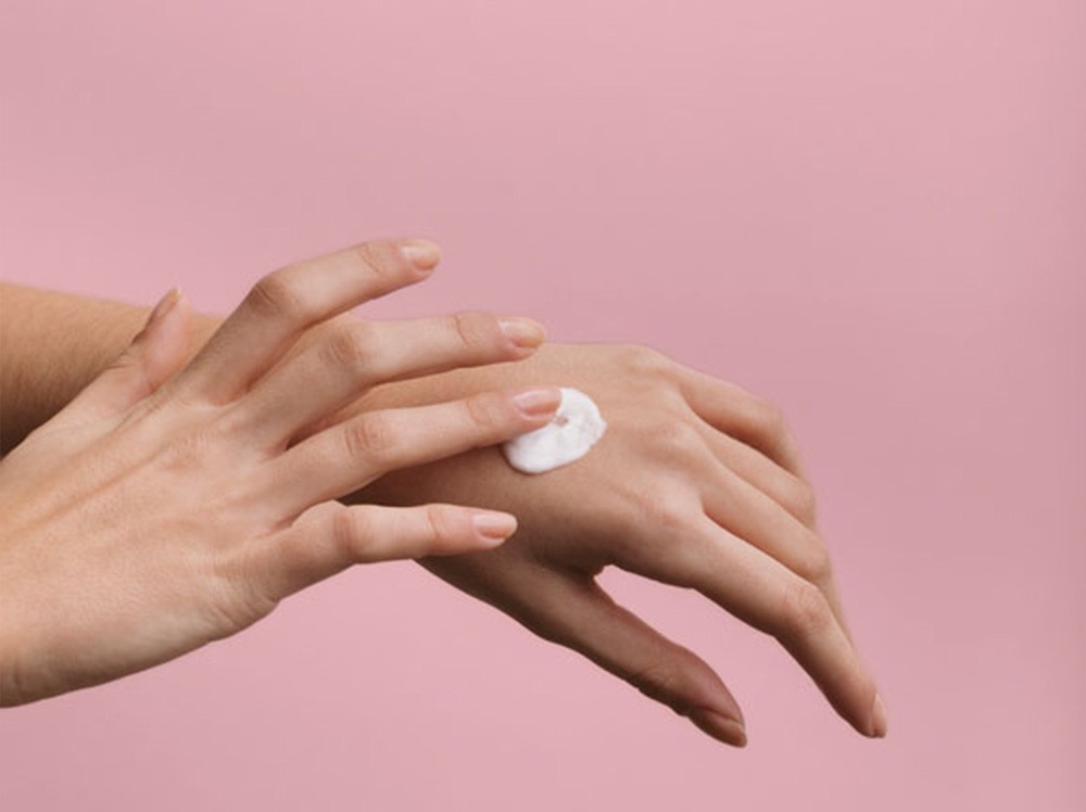 Jak dbać o dłonie zimą? 