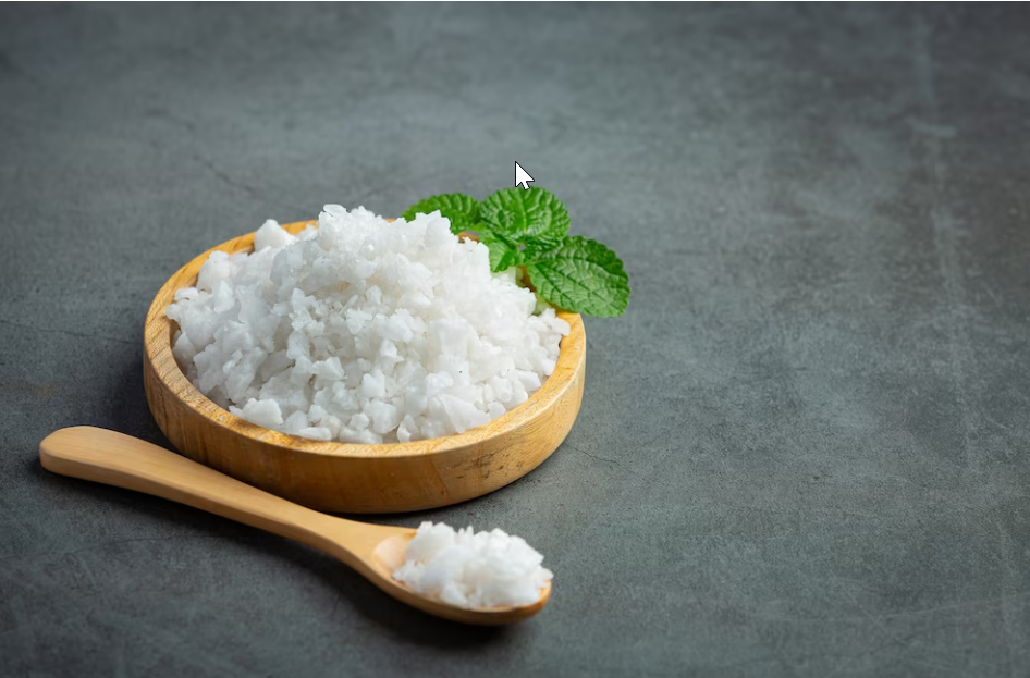 Kwas salicylowy w kosmetykach – jak działa na skórę?